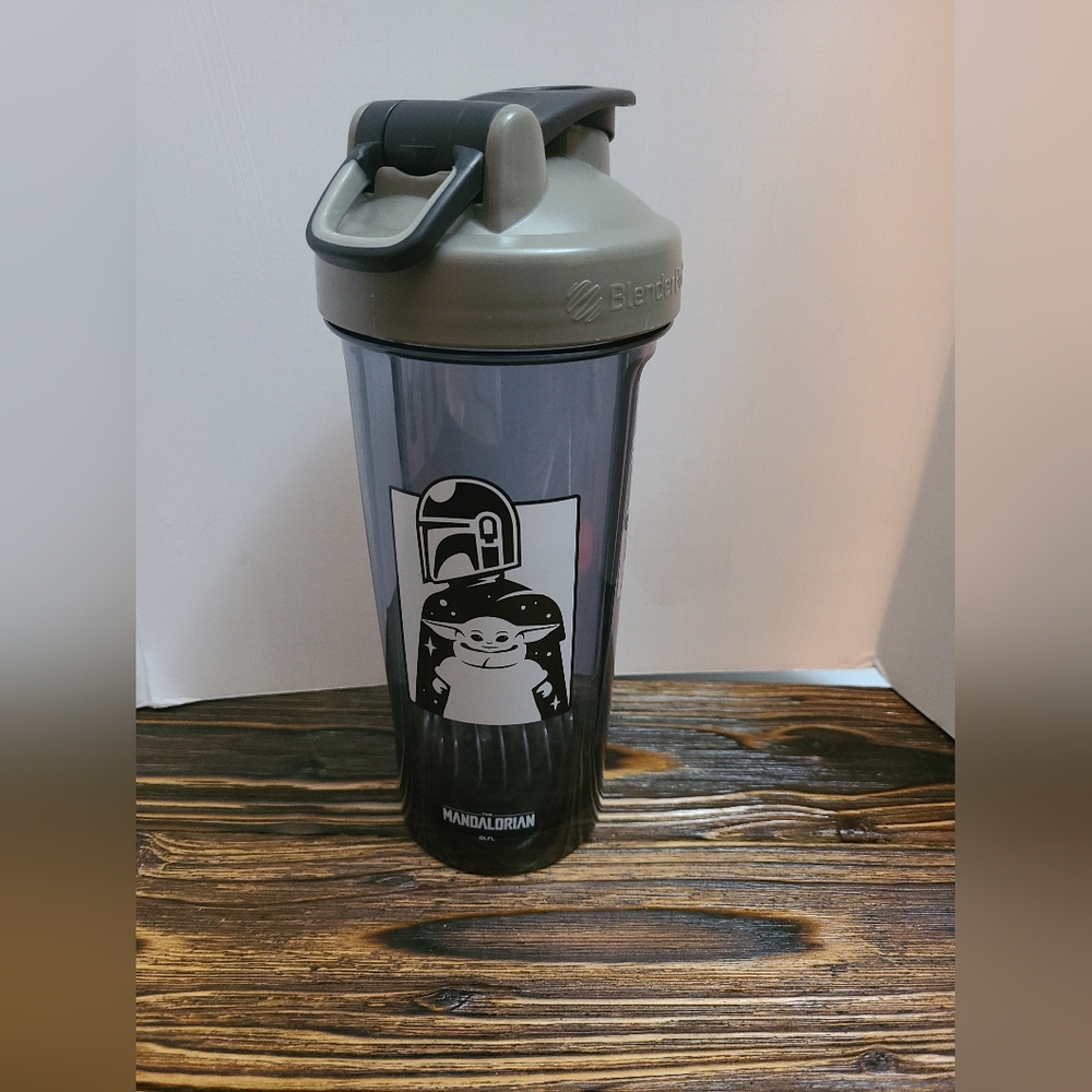The Mandalorian 28 oz Blender Bottle with BlenderBall Wire Wisk